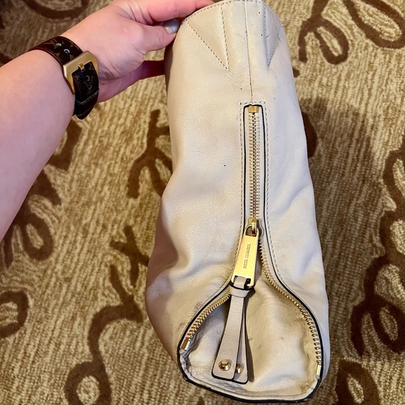 MICHAEL KORS DEVON CREAM IVORY LEATHER GOLD CHAIN LARGE SHOULDER TOTE BAG - Picture 6 of 8